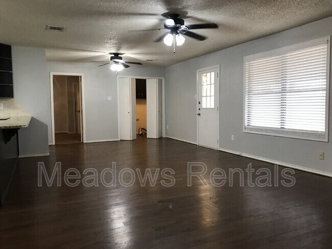 Building Photo - 124 Thompson Circle