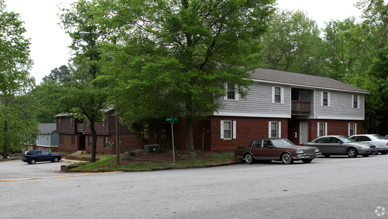 Park Creek - Park Creek Apartments