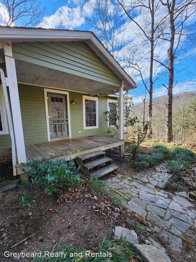 Building Photo - 2 br, 1 bath House - 379 Rainbow Terrace