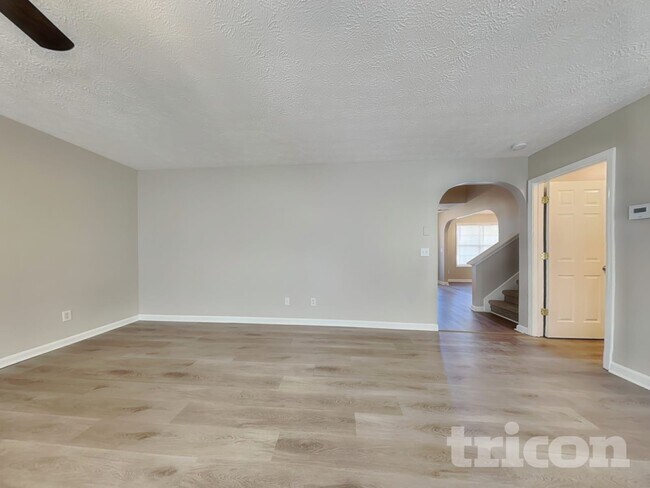 Foto del edificio - 75 Christopher Dr