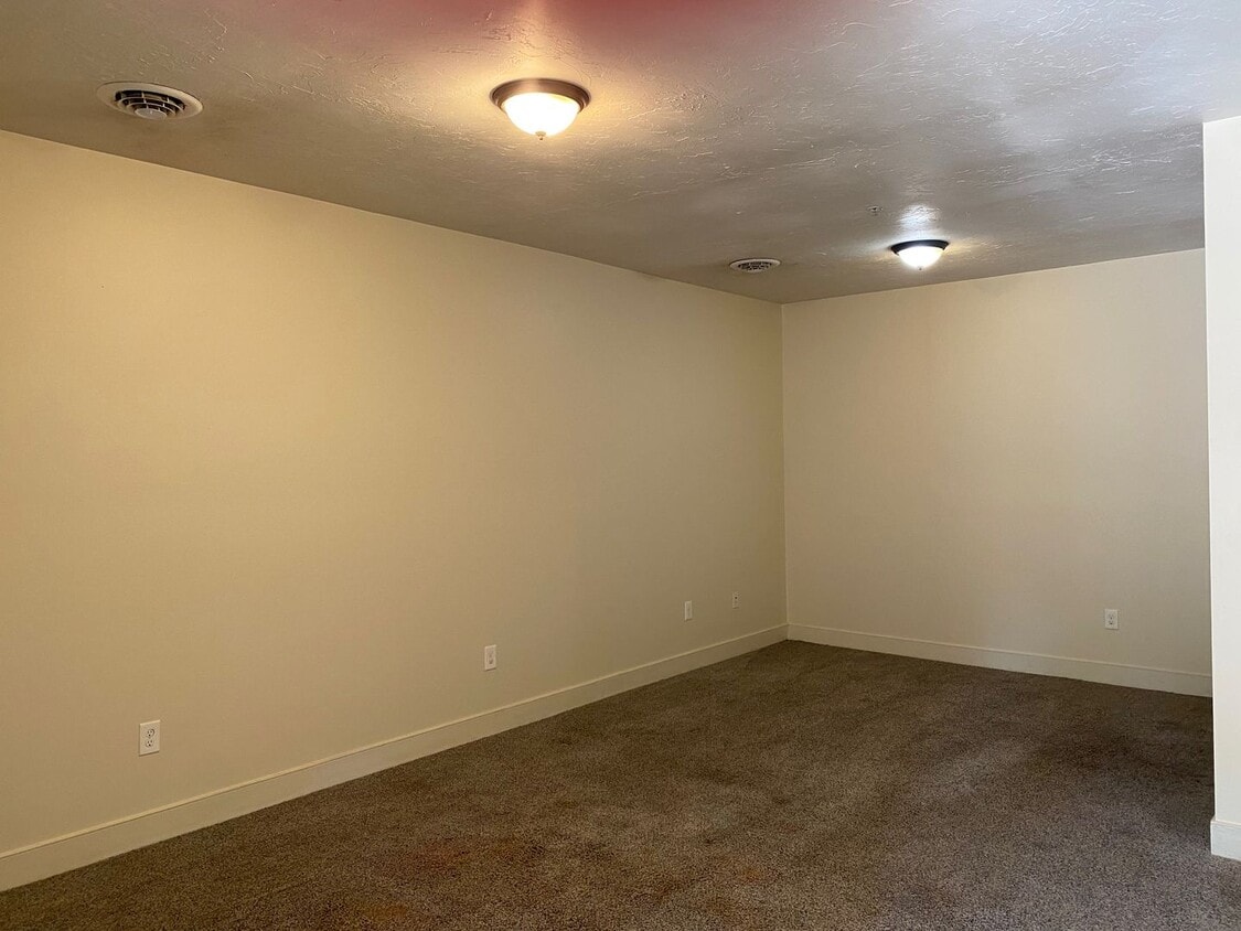 Foto principal - 301 E Weidman St