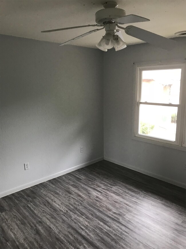 Building Photo - 360 Mayfield Ave