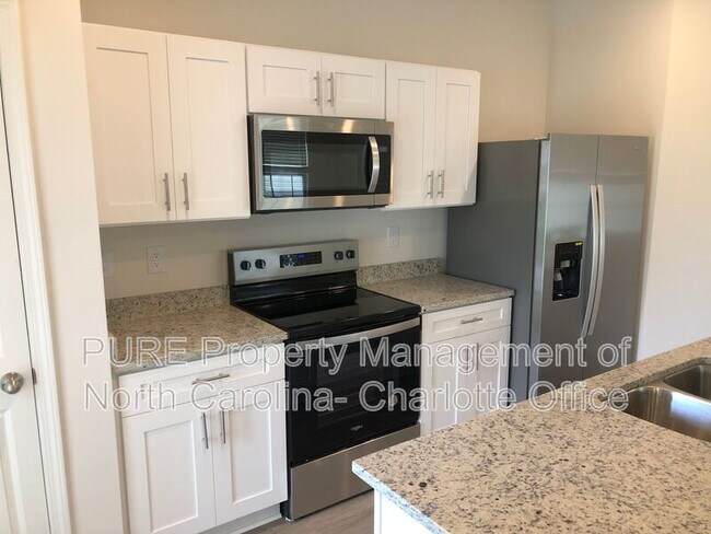 Foto del edificio - 5517 Carrington Ct