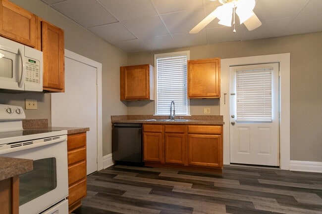 Building Photo - 1512 Indianola Ave