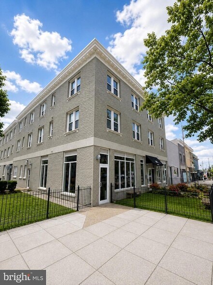 Foto del edificio - 1352 Longfellow St NW