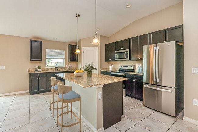 Foto del edificio - 312 Radford Ave