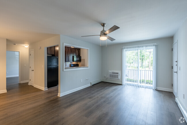 1BR 1BA - 725SF - Queens Gardens