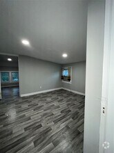 Building Photo - 121 Craig Ave