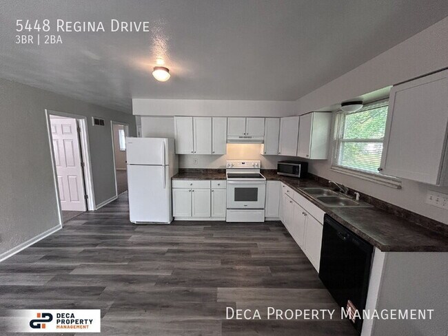 Foto del edificio - 5448 Regina Dr