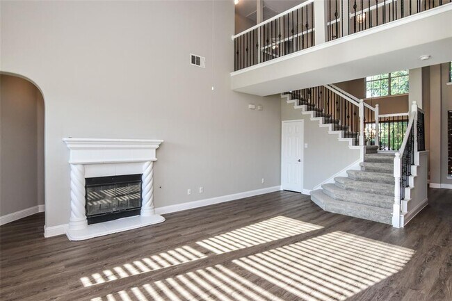 Foto del edificio - 5495 Imperial Meadow Dr