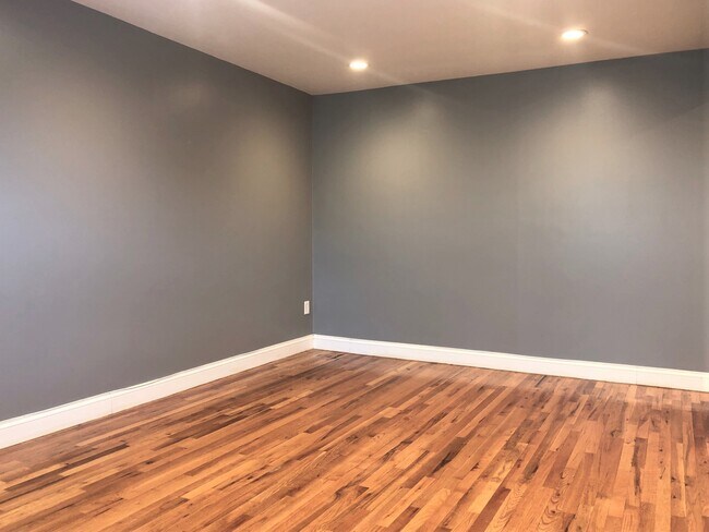 Foto del edificio - 8470 129th St