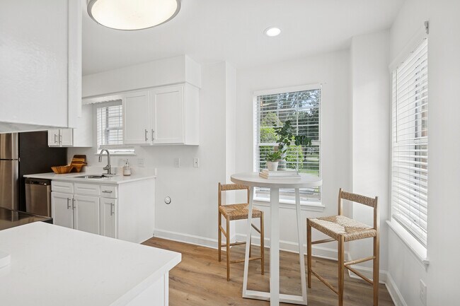 Building Photo - ReNew Little Creek