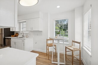 Building Photo - ReNew Little Creek