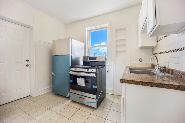 Foto del edificio - 2749 N Kilbourn Ave