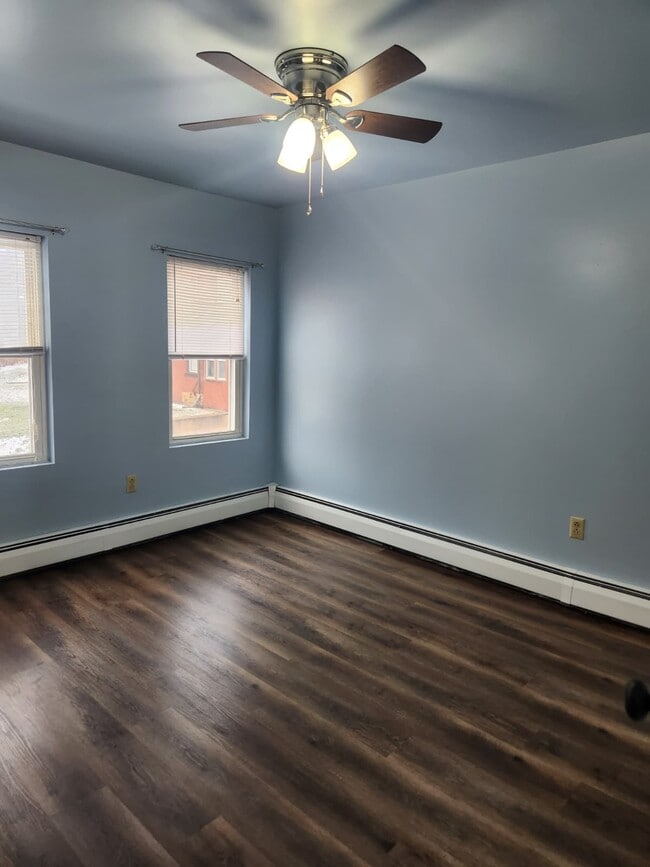 Building Photo - 2015 12th Ave