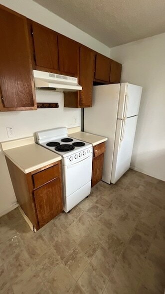 Building Photo - 121 San Saba Ave
