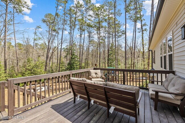 Foto del edificio - 182 Lakeview Dr