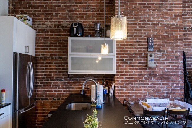 Foto del edificio - South End 3 bed NO FEE Avail 9/1