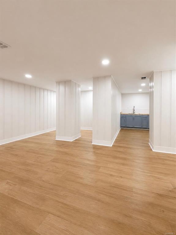Foto del edificio - 3556 N Wareingwood Dr