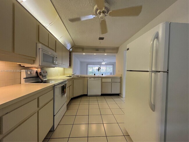 Building Photo - 4161 NW 9th Ave