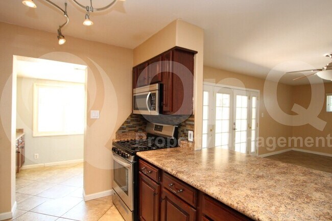 Foto del edificio - 425 East Continental Drive