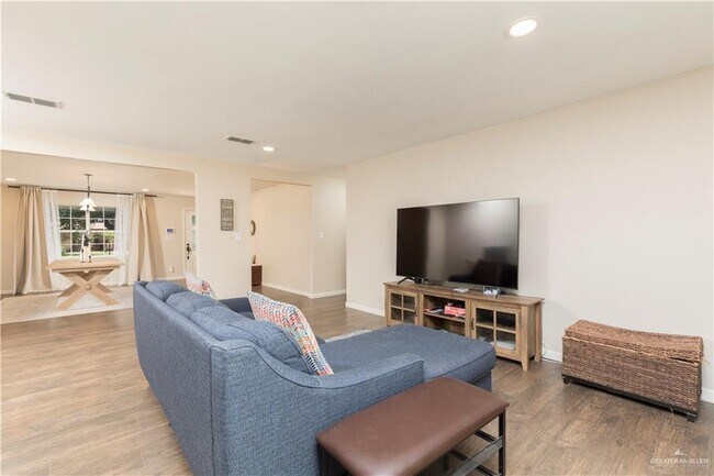 Foto del edificio - 23 Ulex Ave