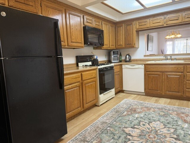 Foto del edificio - 7904 Shelter Island Way