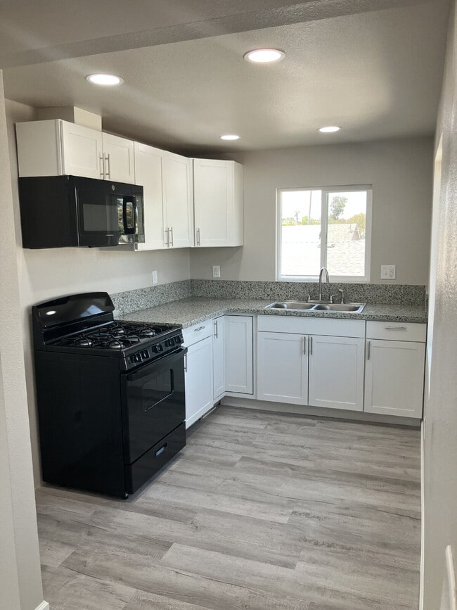 Photo - 1855 D St Apartment