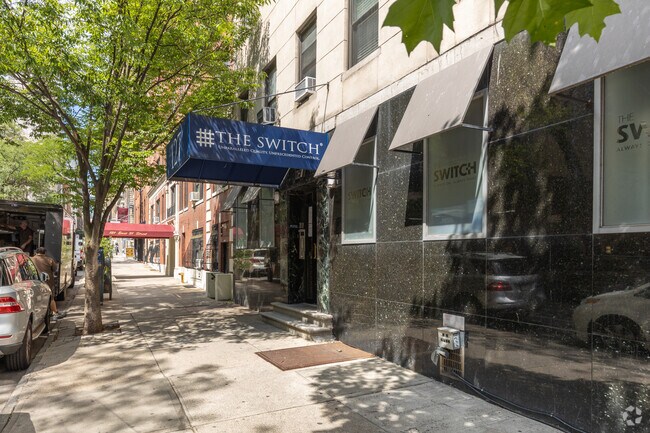 Building Photo - 127-129 E 31st St