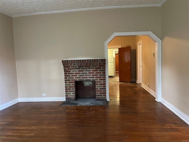 Building Photo - 2110 Luverne St
