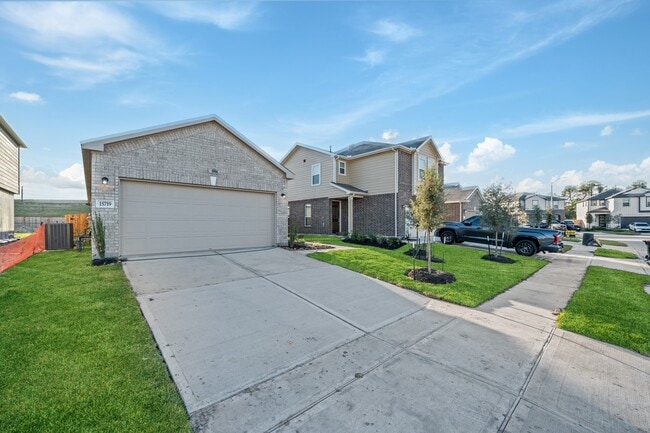 Building Photo - 15719 Autumn Chicory Dr