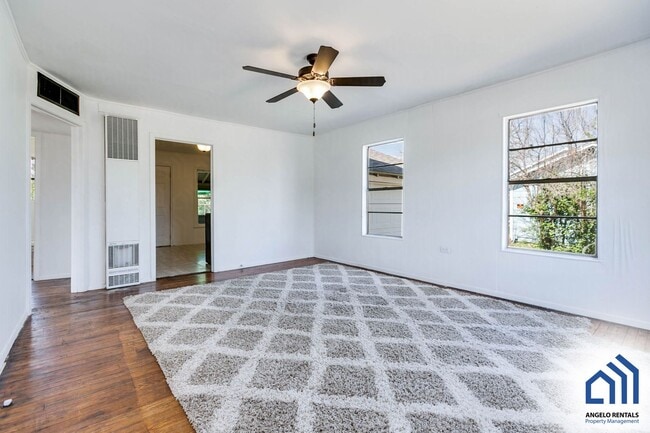 Building Photo - 107 Belaire Ave
