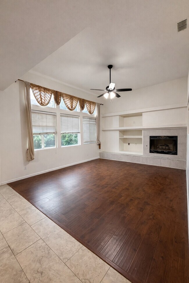 Building Photo - 632 Fisher Cir