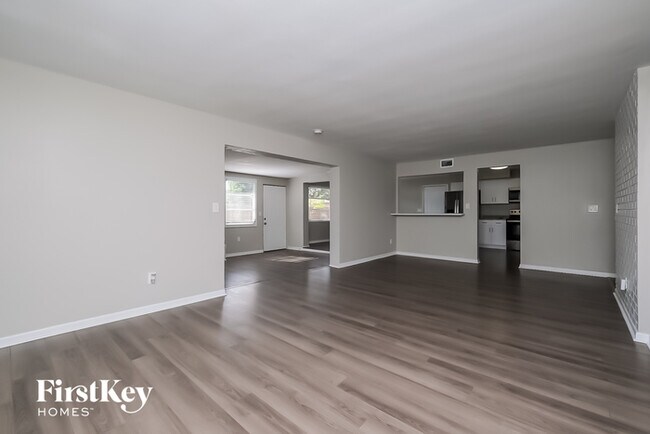 Building Photo - 2748 Forest Pkwy S