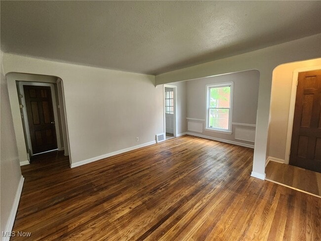 Building Photo - 25801 Forestview Ave