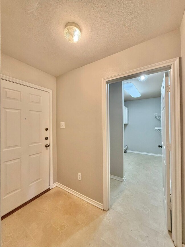 Foto del edificio - Stunning 4 Bedroom in Tyler! Available in ...