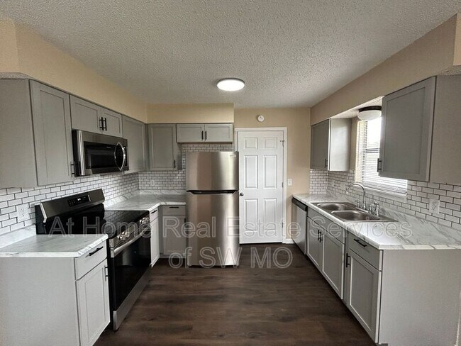Building Photo - 4315 S Glenn