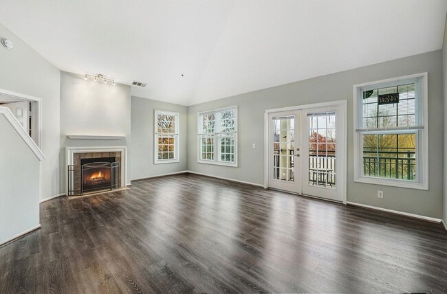 Building Photo - 3015 Nicosh Cir