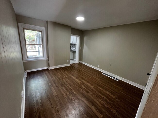 Foto del edificio - Renovated 2-Bedroom Home with Updated Kitchen & Backyard – Trenton NJ
