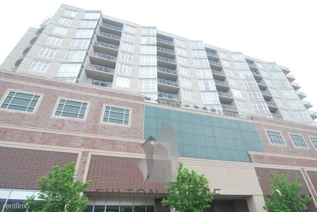 Building Photo - 1134 W Granville Ave