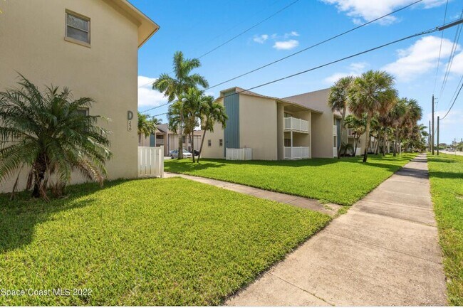 Foto del edificio - 250 N Banana River Dr