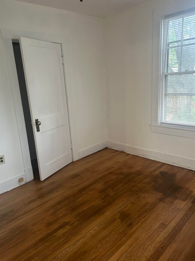 Foto del edificio - 1410 Crawford Ave
