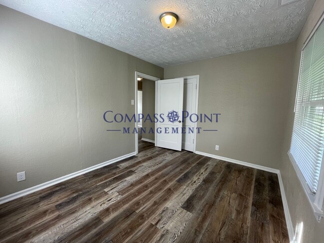 Building Photo - Your New Home Awaits!