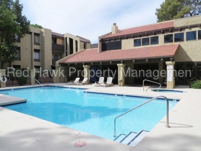 Building Photo - 461 W Holmes Ave