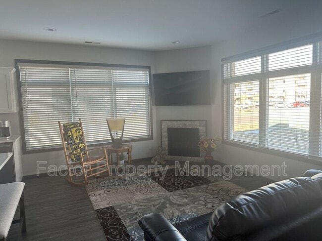 Building Photo - 312 Prairie Rose Trl