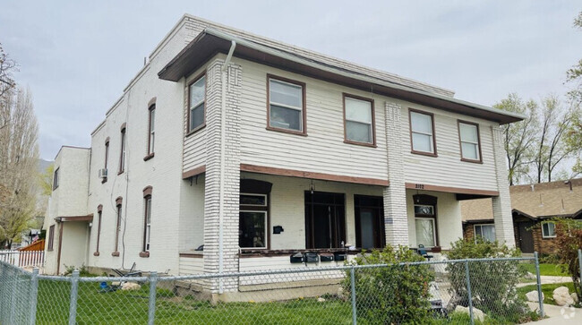 Building Photo - 2102 --2104 Jefferson Ave