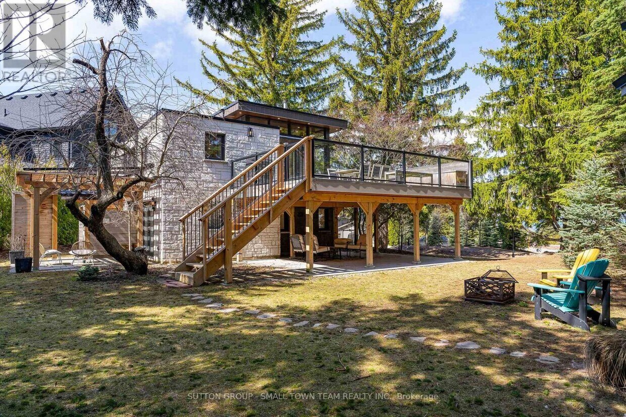 Primary Photo - 114 Lakeshore Rd W
