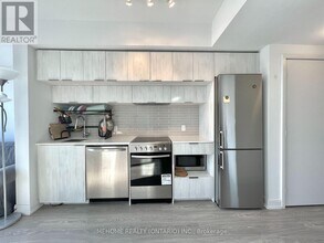 Building Photo - 181 Dundas St E