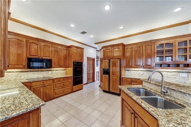 Building Photo - Southlake Stunner! Beautiful Home Located ...