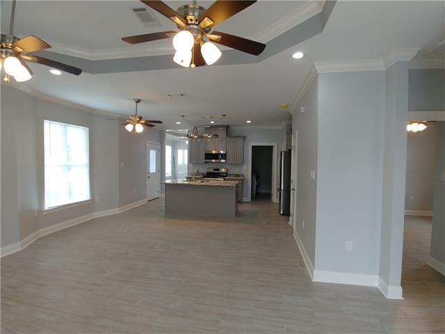 Living & Kitchen - 5909 Debore Dr